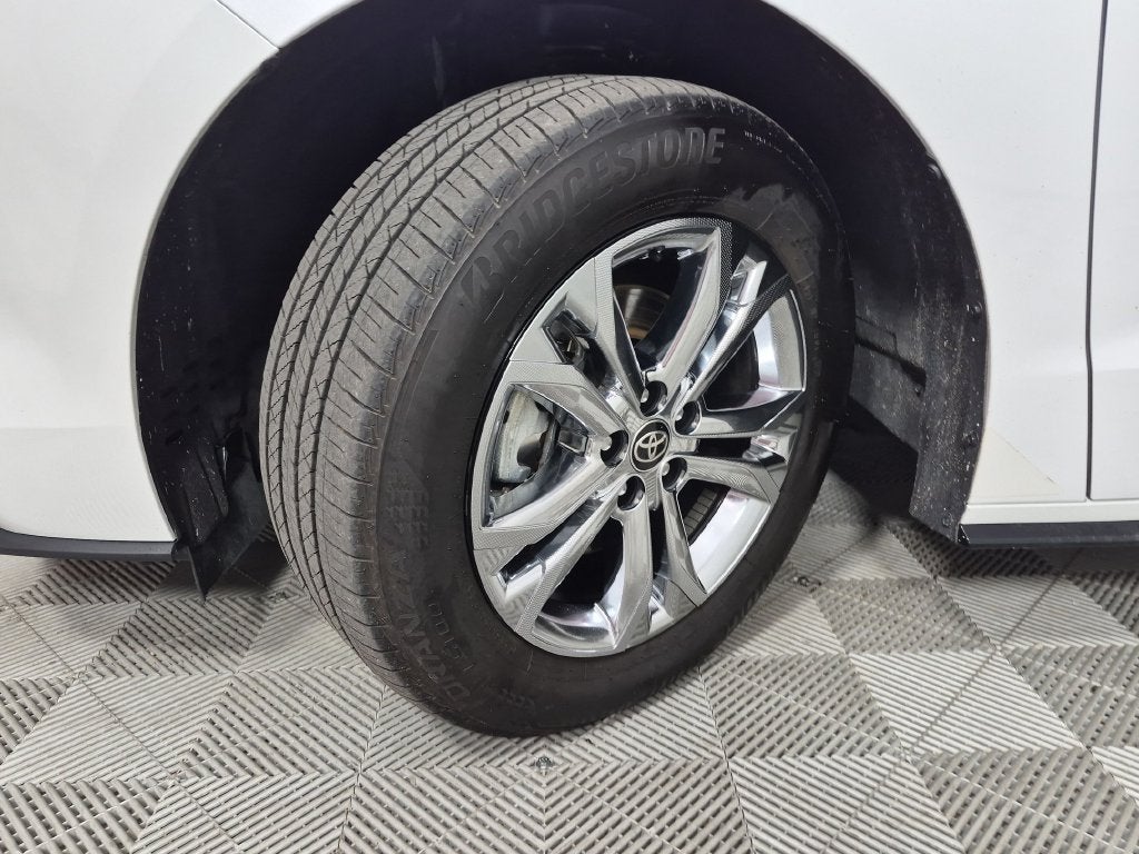 2024 Toyota Sienna Platinum 7 Passenger