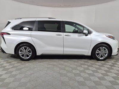 2024 Toyota Sienna Platinum 7 Passenger