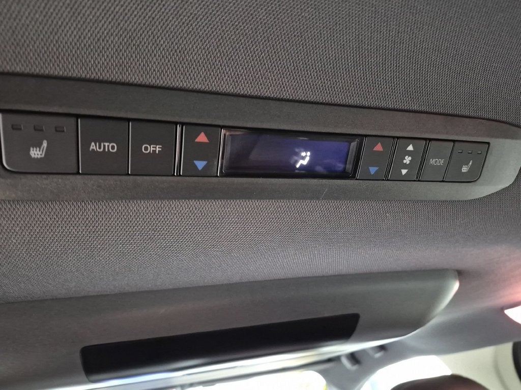 2024 Toyota Sienna Platinum 7 Passenger