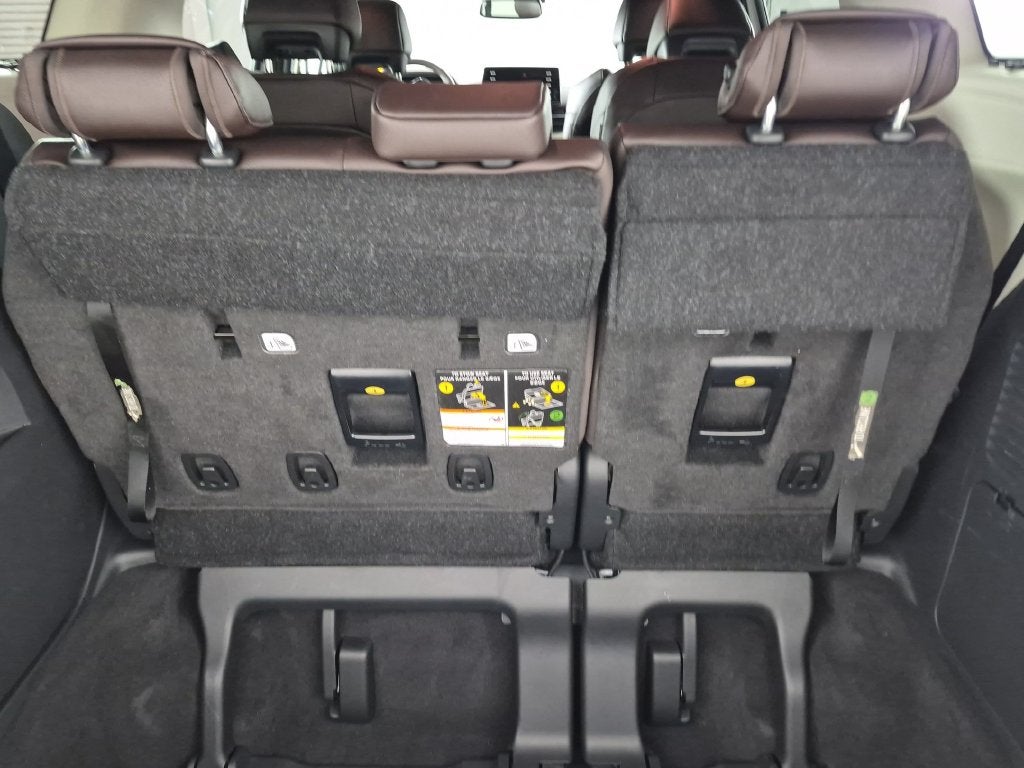 2024 Toyota Sienna Platinum 7 Passenger