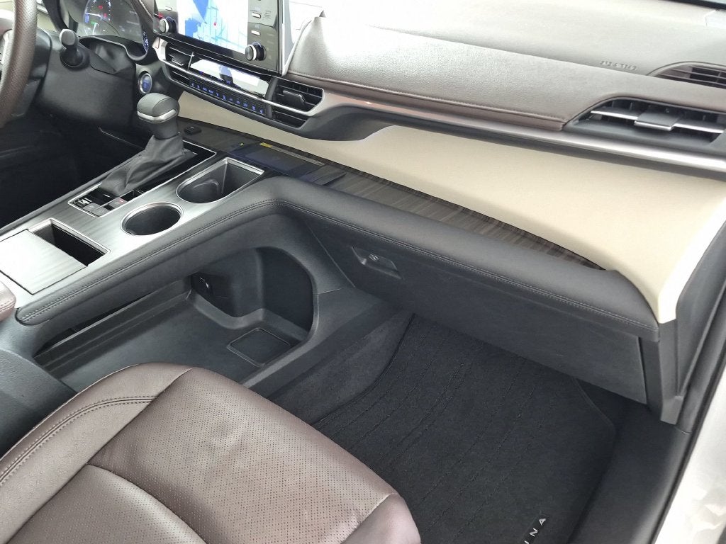 2024 Toyota Sienna Platinum 7 Passenger