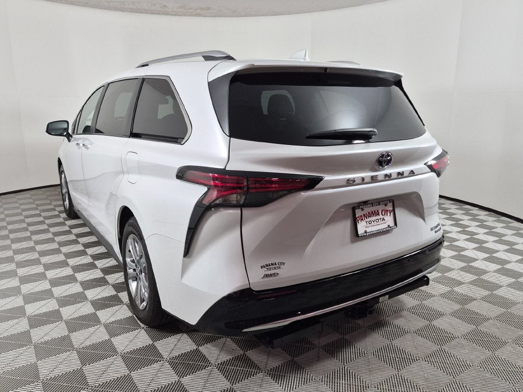 2024 Toyota Sienna Platinum 7 Passenger