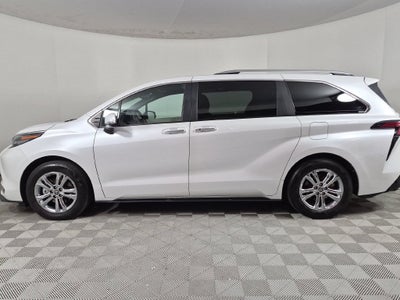 2024 Toyota Sienna Platinum 7 Passenger