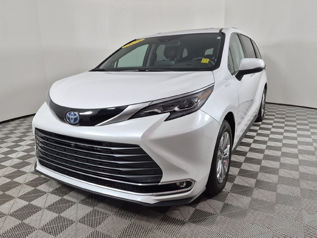 2024 Toyota Sienna Platinum 7 Passenger