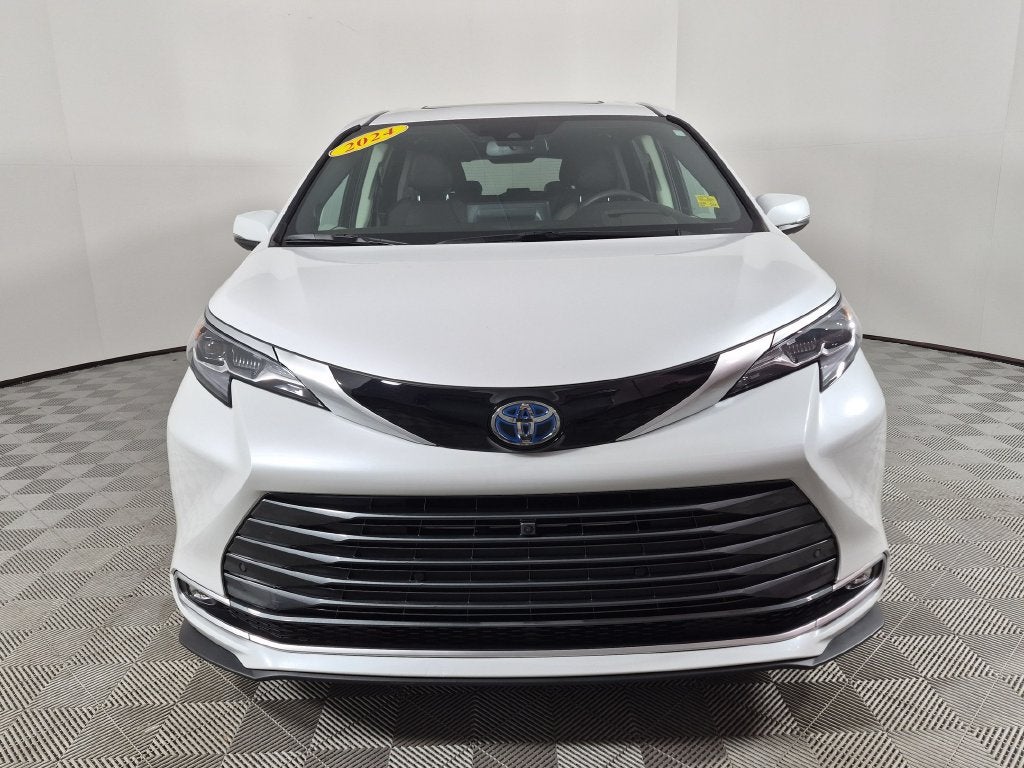 2024 Toyota Sienna Platinum 7 Passenger
