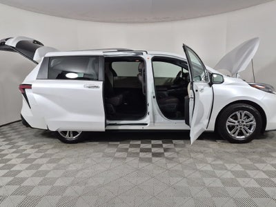2024 Toyota Sienna Platinum 7 Passenger