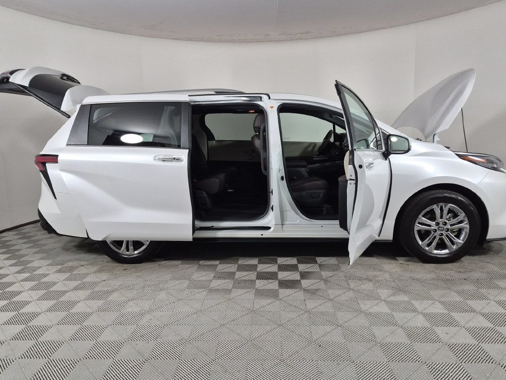 2024 Toyota Sienna Platinum 7 Passenger