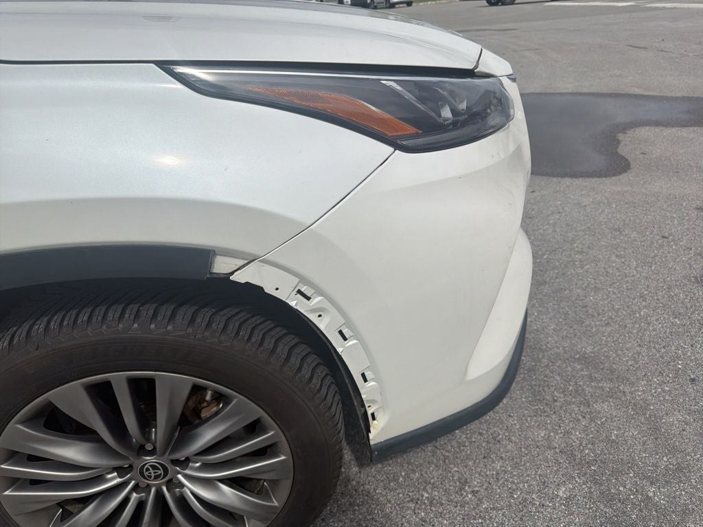 2021 Toyota Highlander Hybrid Platinum