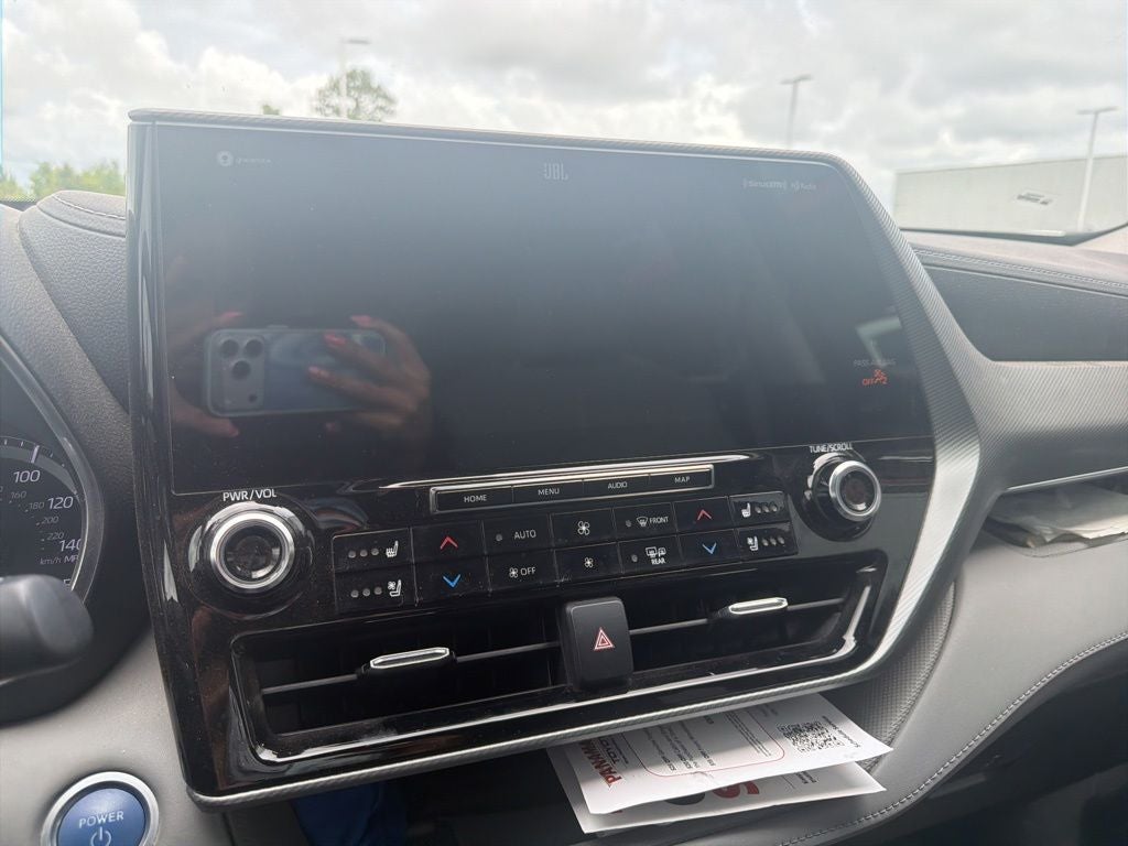 2021 Toyota Highlander Hybrid Platinum