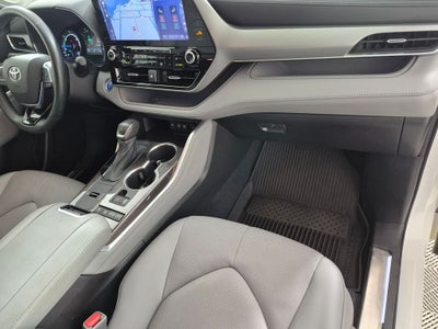 2021 Toyota Highlander Hybrid Platinum
