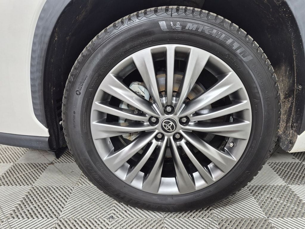 2021 Toyota Highlander Hybrid Platinum