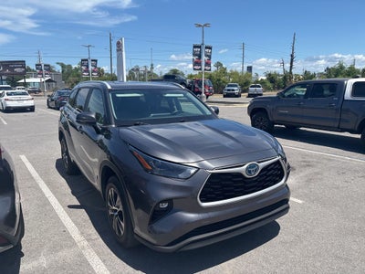 2023 Toyota Highlander Hybrid XLE