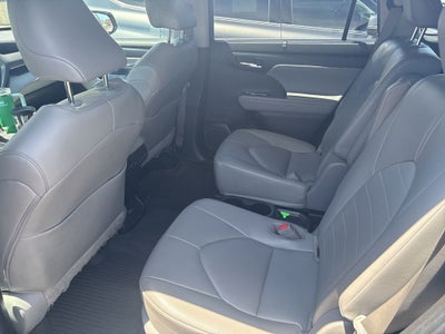2023 Toyota Highlander Hybrid XLE