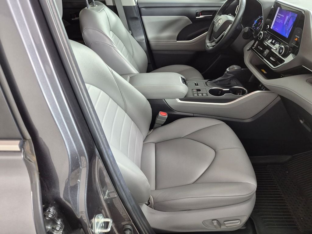 2023 Toyota Highlander Hybrid XLE
