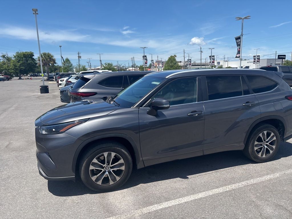 2023 Toyota Highlander Hybrid XLE