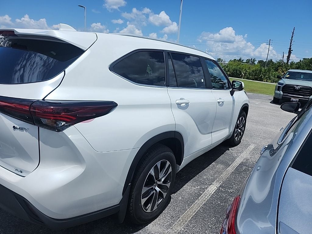 2025 Toyota Highlander Hybrid XLE