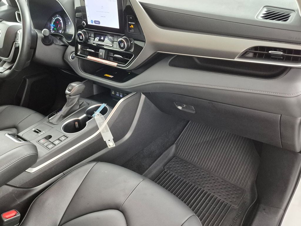 2025 Toyota Highlander Hybrid XLE