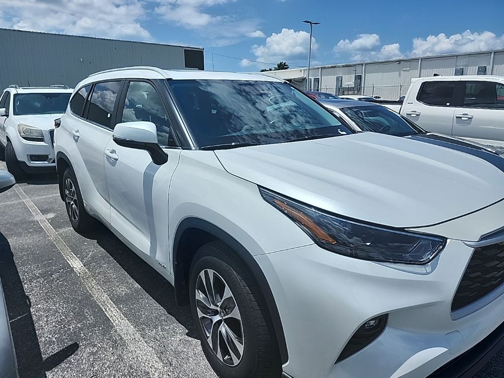 2025 Toyota Highlander Hybrid XLE