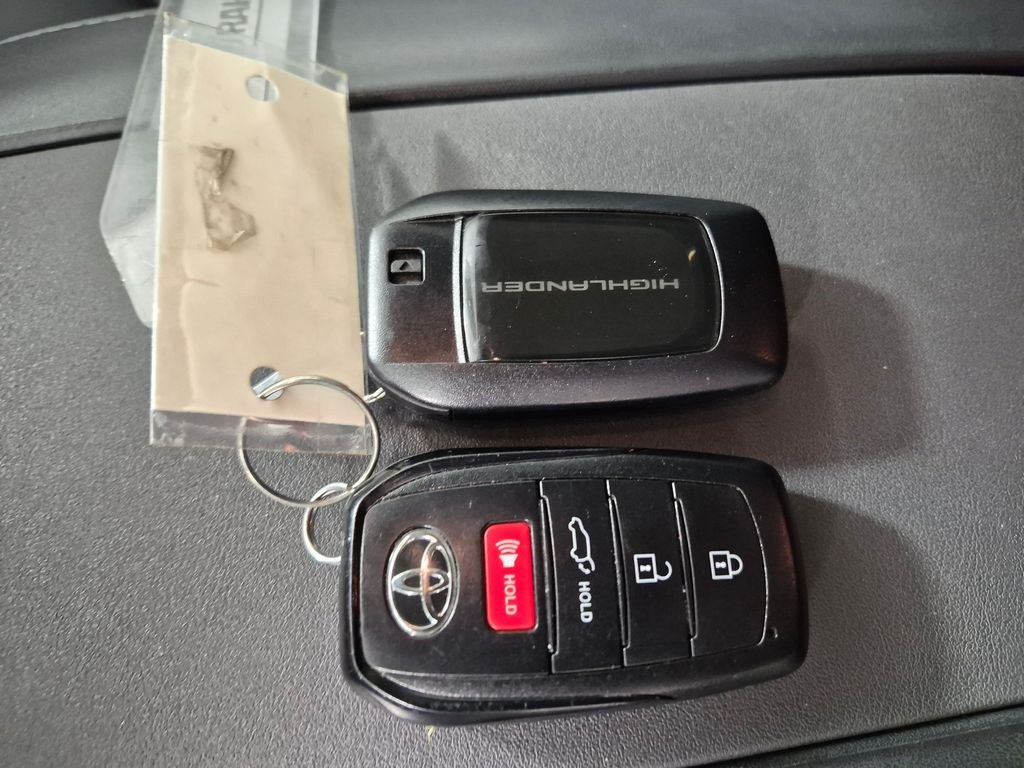 2025 Toyota Highlander Hybrid XLE