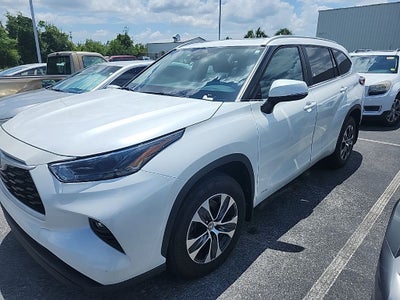 2025 Toyota Highlander Hybrid XLE