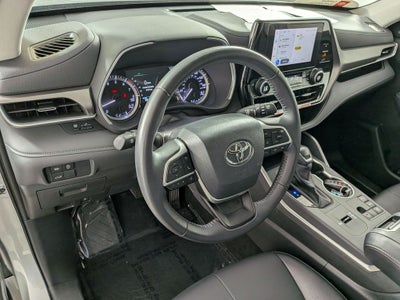 2025 Toyota Highlander XLE