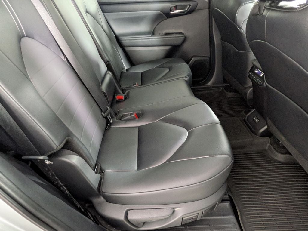 2025 Toyota Highlander XLE