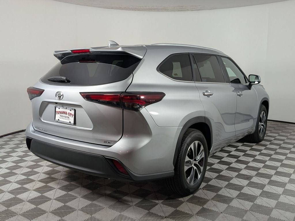 2025 Toyota Highlander XLE