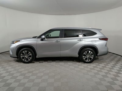 2025 Toyota Highlander XLE