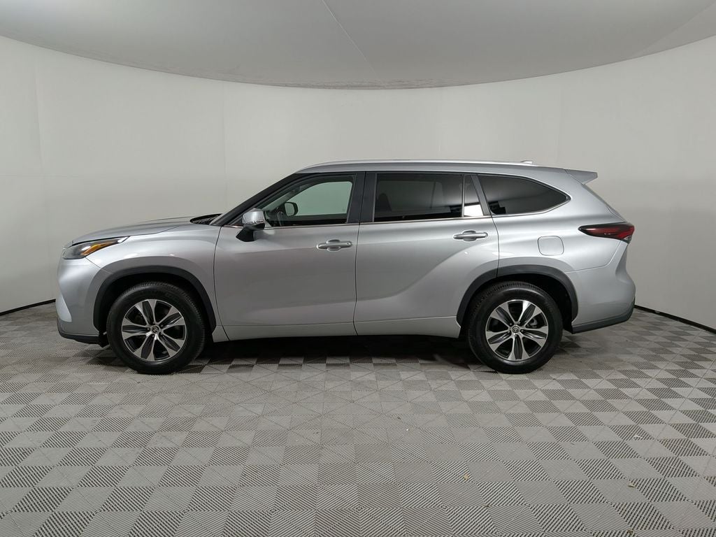 2025 Toyota Highlander XLE