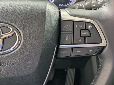 2025 Toyota Highlander XLE