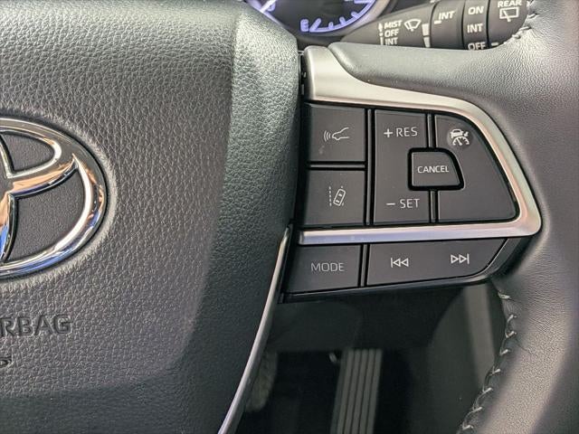 2025 Toyota Highlander XLE