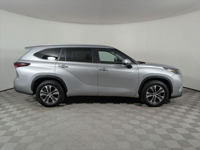 2025 Toyota Highlander XLE