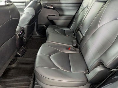2025 Toyota Highlander XLE