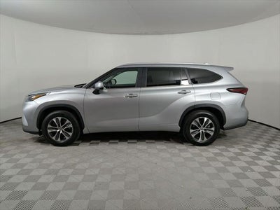 2025 Toyota Highlander XLE