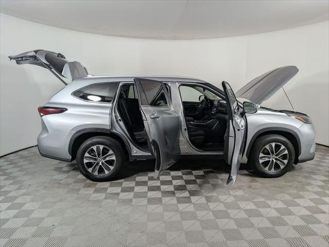 2025 Toyota Highlander XLE