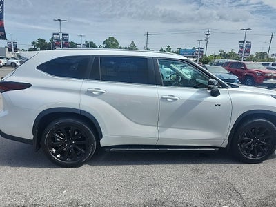 2025 Toyota Highlander XLE