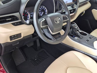 2025 Toyota Highlander XLE