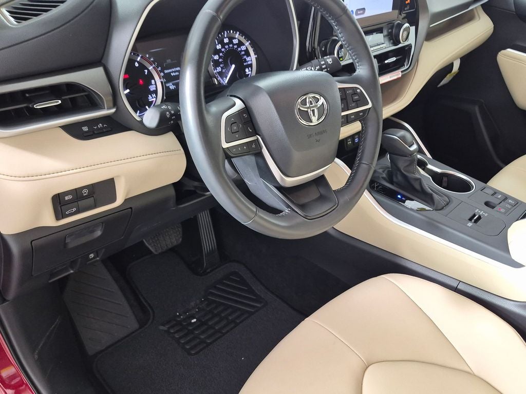 2025 Toyota Highlander XLE