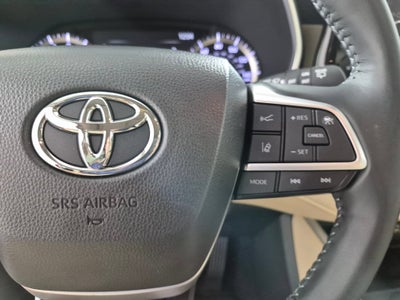 2025 Toyota Highlander XLE