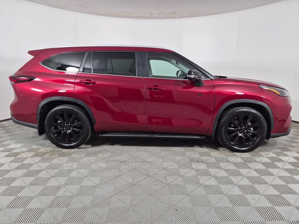 2025 Toyota Highlander XLE