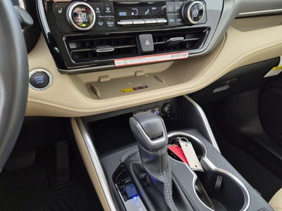 2025 Toyota Highlander XLE