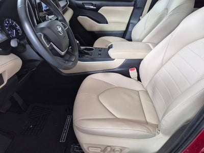 2025 Toyota Highlander XLE