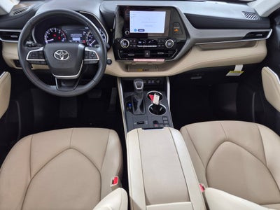 2025 Toyota Highlander XLE