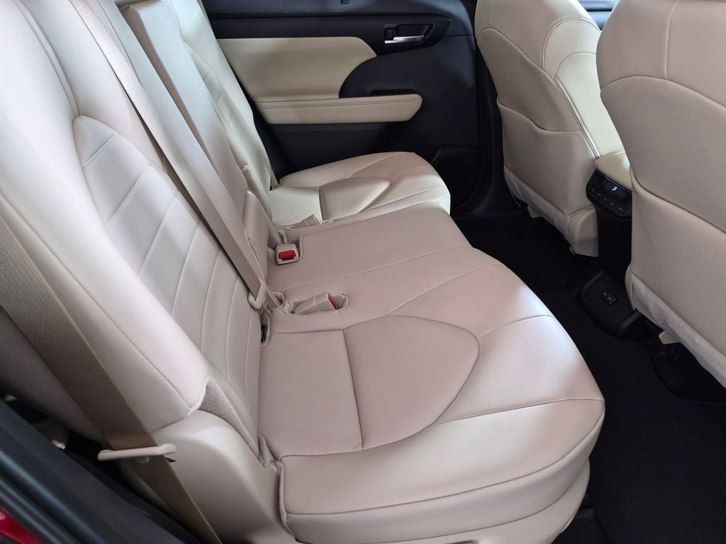 2025 Toyota Highlander XLE