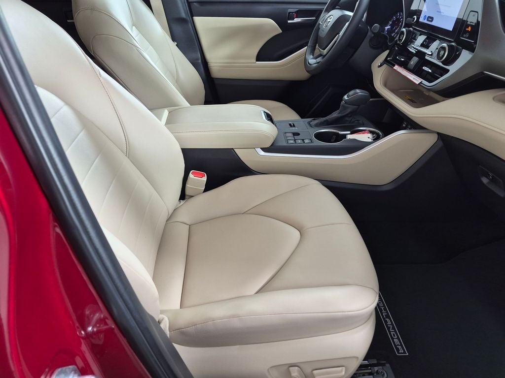 2025 Toyota Highlander XLE