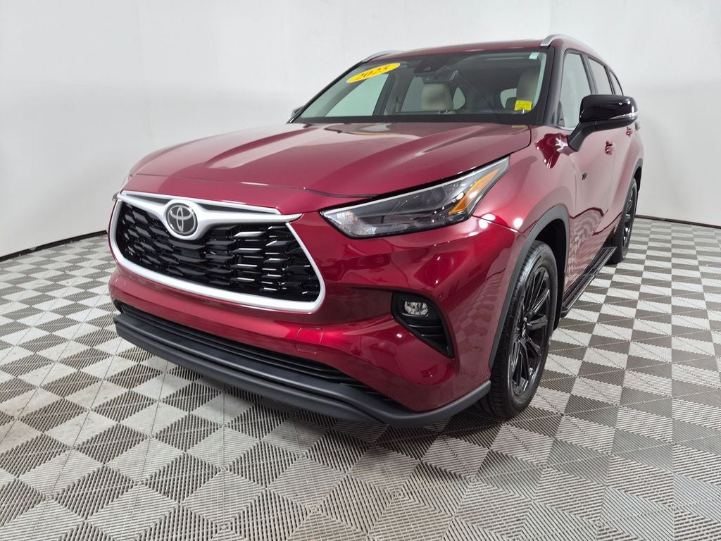 2025 Toyota Highlander XLE