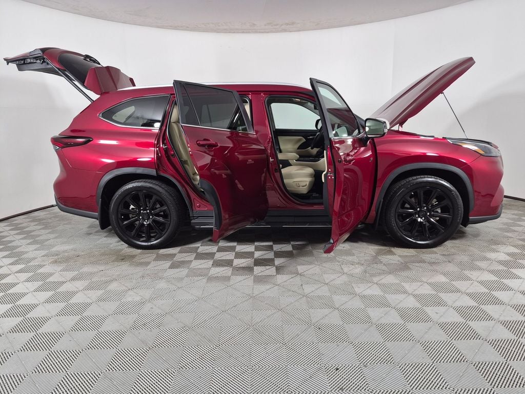 2025 Toyota Highlander XLE
