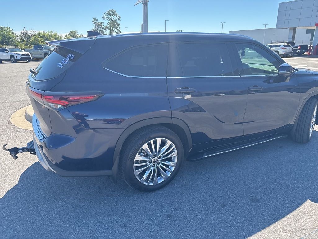 2025 Toyota Highlander Platinum