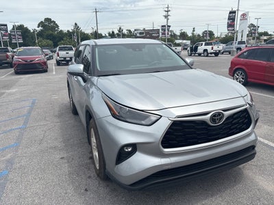 2024 Toyota Highlander LE