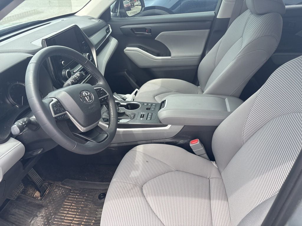 2024 Toyota Highlander LE